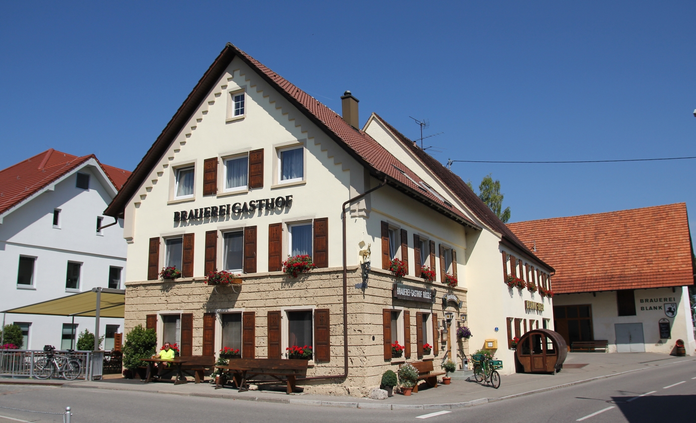 Der Brauerei-Gasthof Rössle der Brauerei Blank, direkt gegenüber vom Haus Helga